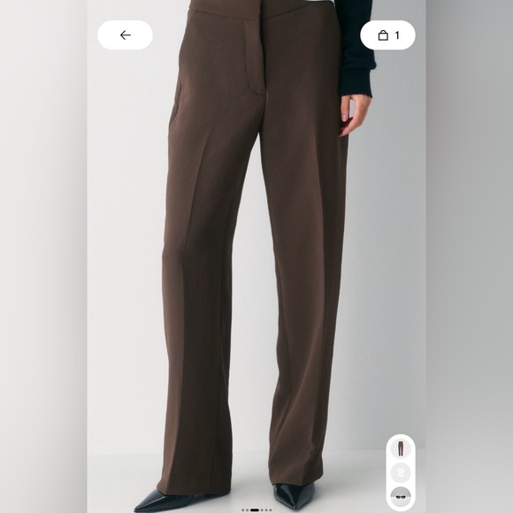 Aritzia NWT crepe limitless pant
Never worn, size 4 short in Nomad Taupe - Picture 5 of 15